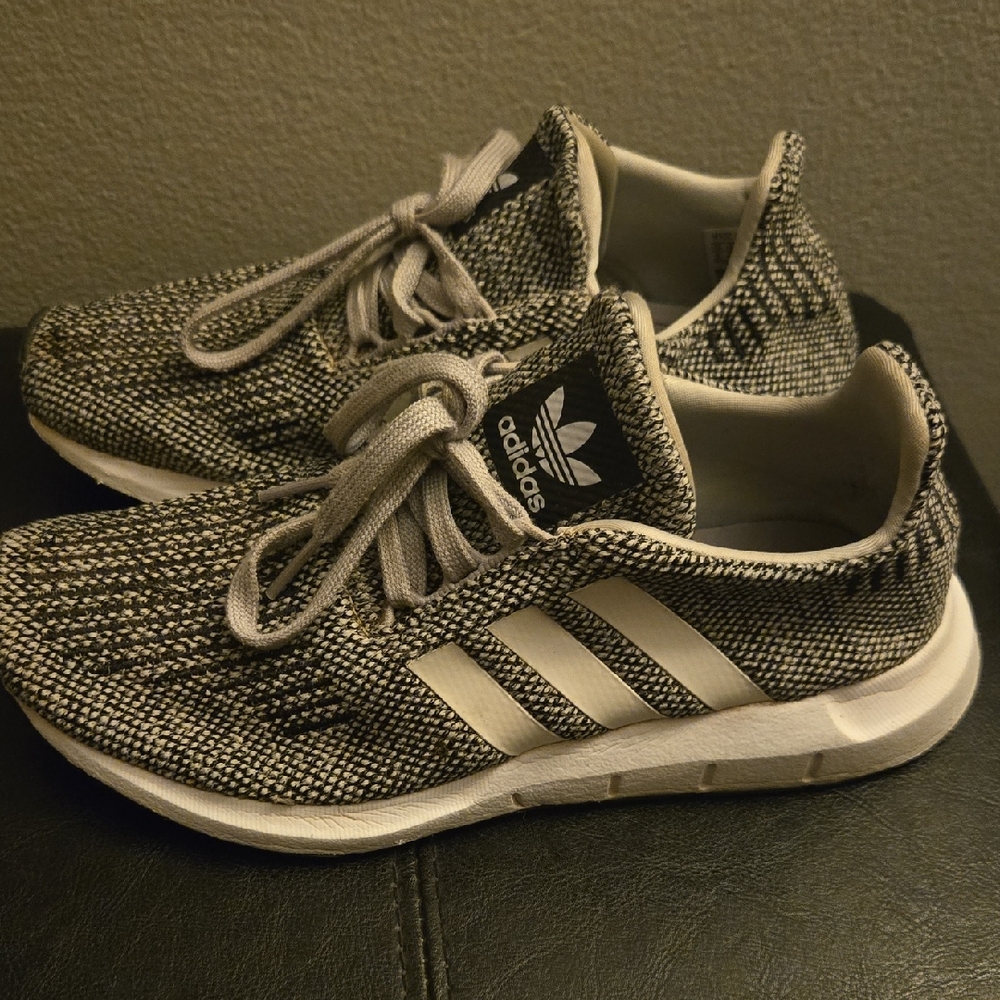 Adidas Swiftrun Sneakers